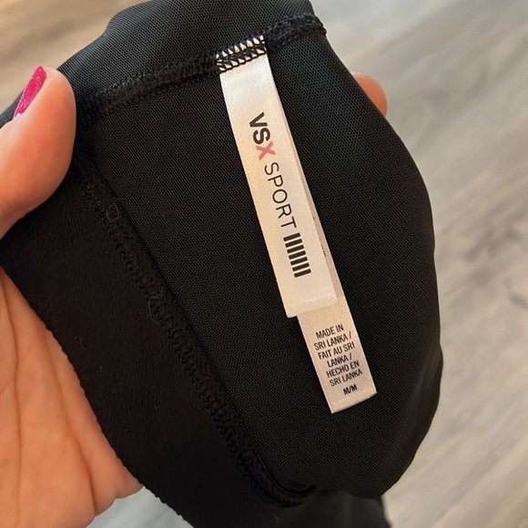 Victoria’s Secret black sports bra size medium - Picture 8 of 8